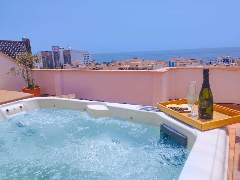 Penthouse With Jacuzzi And Spectacular Sea Views Lägenhet Nerja Exteriör bild