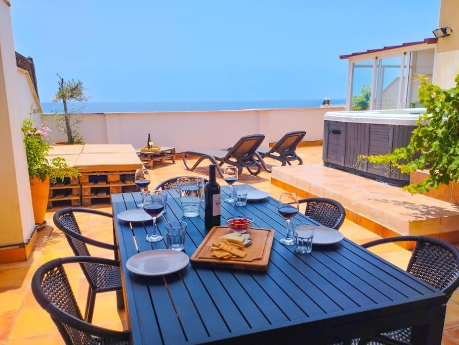 Penthouse With Jacuzzi And Spectacular Sea Views Lägenhet Nerja Exteriör bild