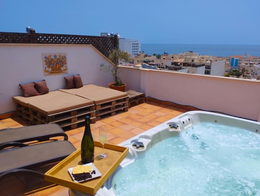 Penthouse With Jacuzzi And Spectacular Sea Views Lägenhet Nerja Exteriör bild