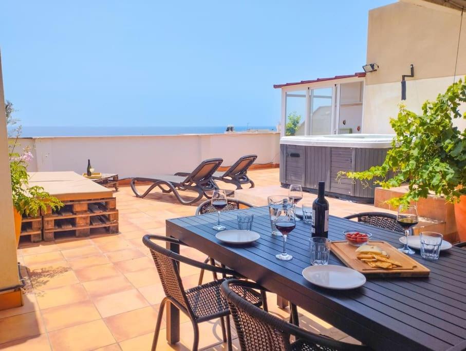 Penthouse With Jacuzzi And Spectacular Sea Views Lägenhet Nerja Exteriör bild